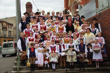 Ilustracja artykułu: Święcenie pokarmów w strojach śląskich